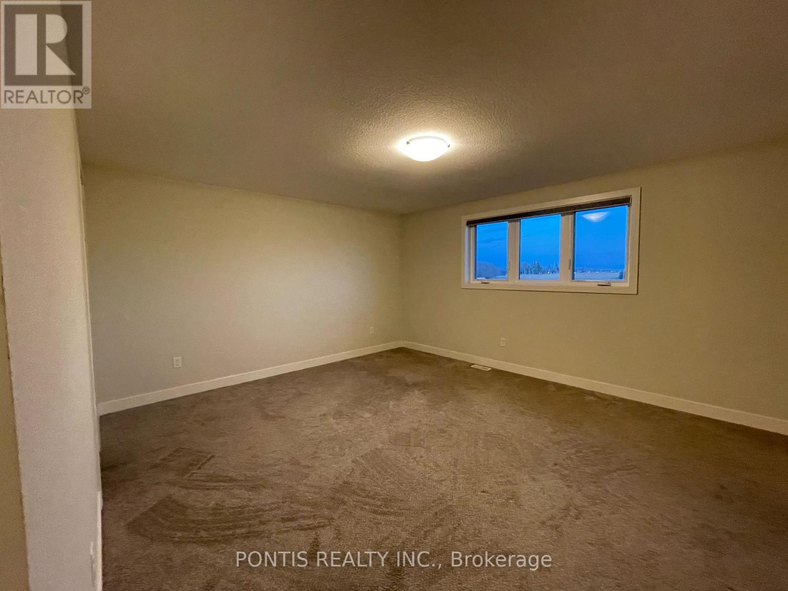 11 MONTGOMERY WAY