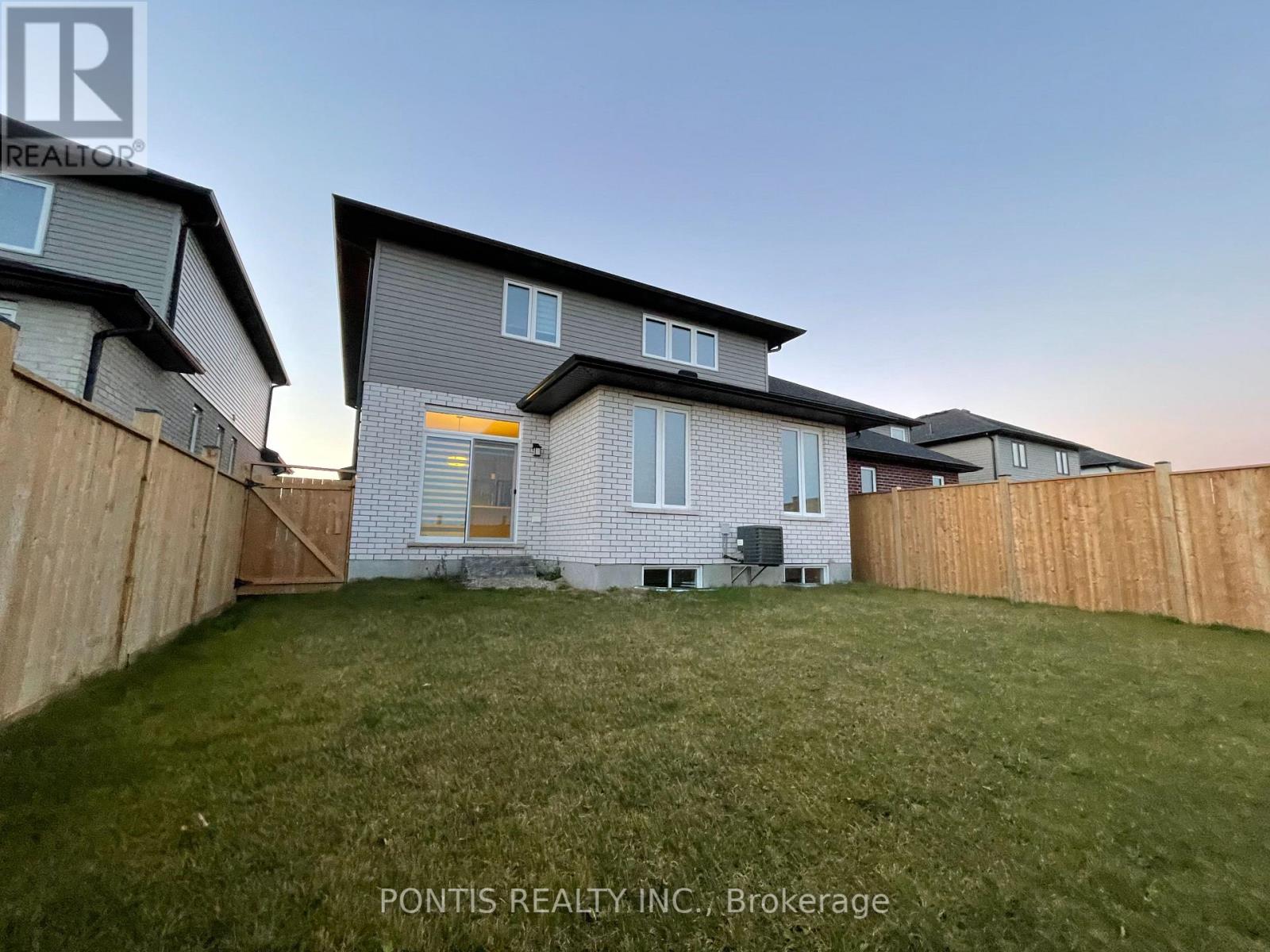 11 MONTGOMERY WAY