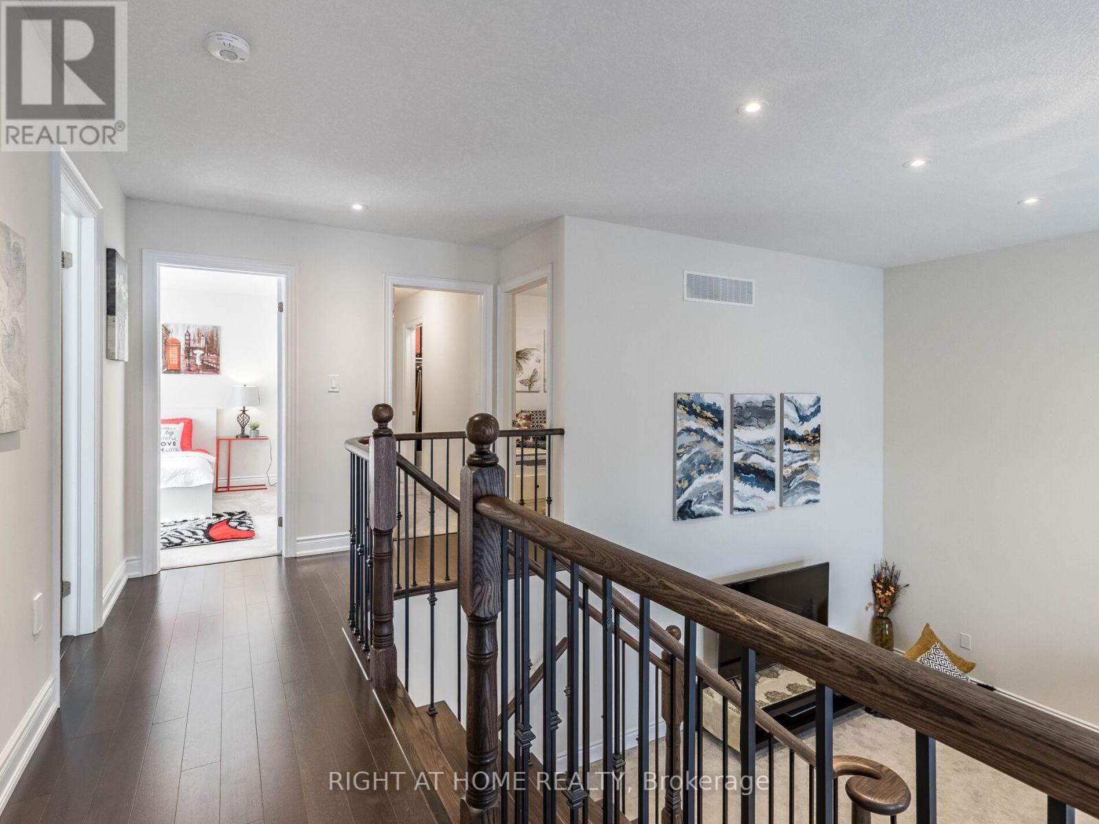 223 THOMPSON RD