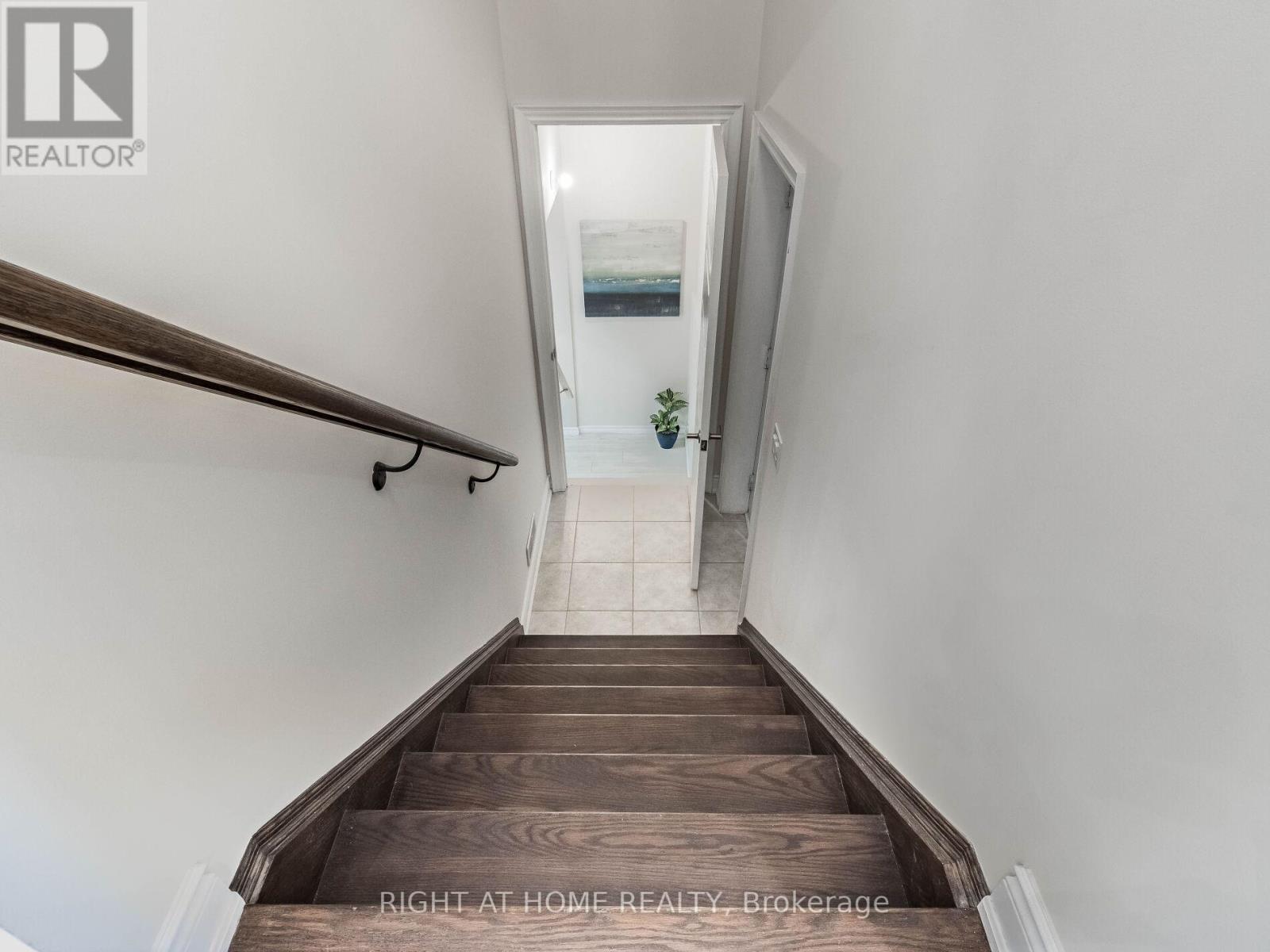 223 THOMPSON RD