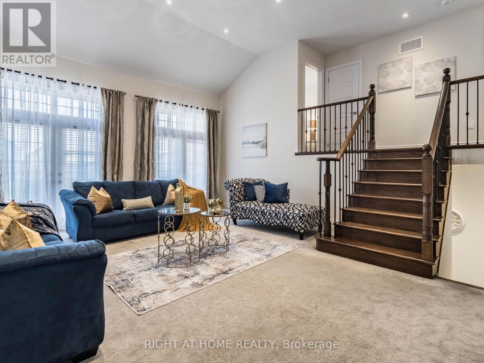 223 THOMPSON RD
