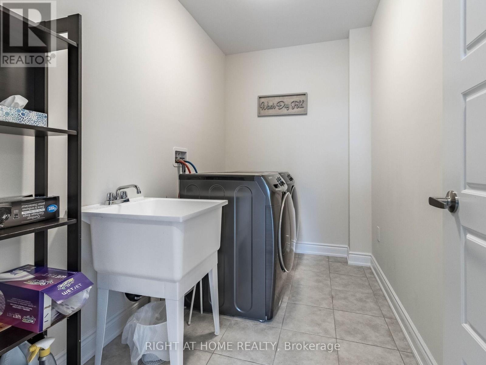 223 THOMPSON RD