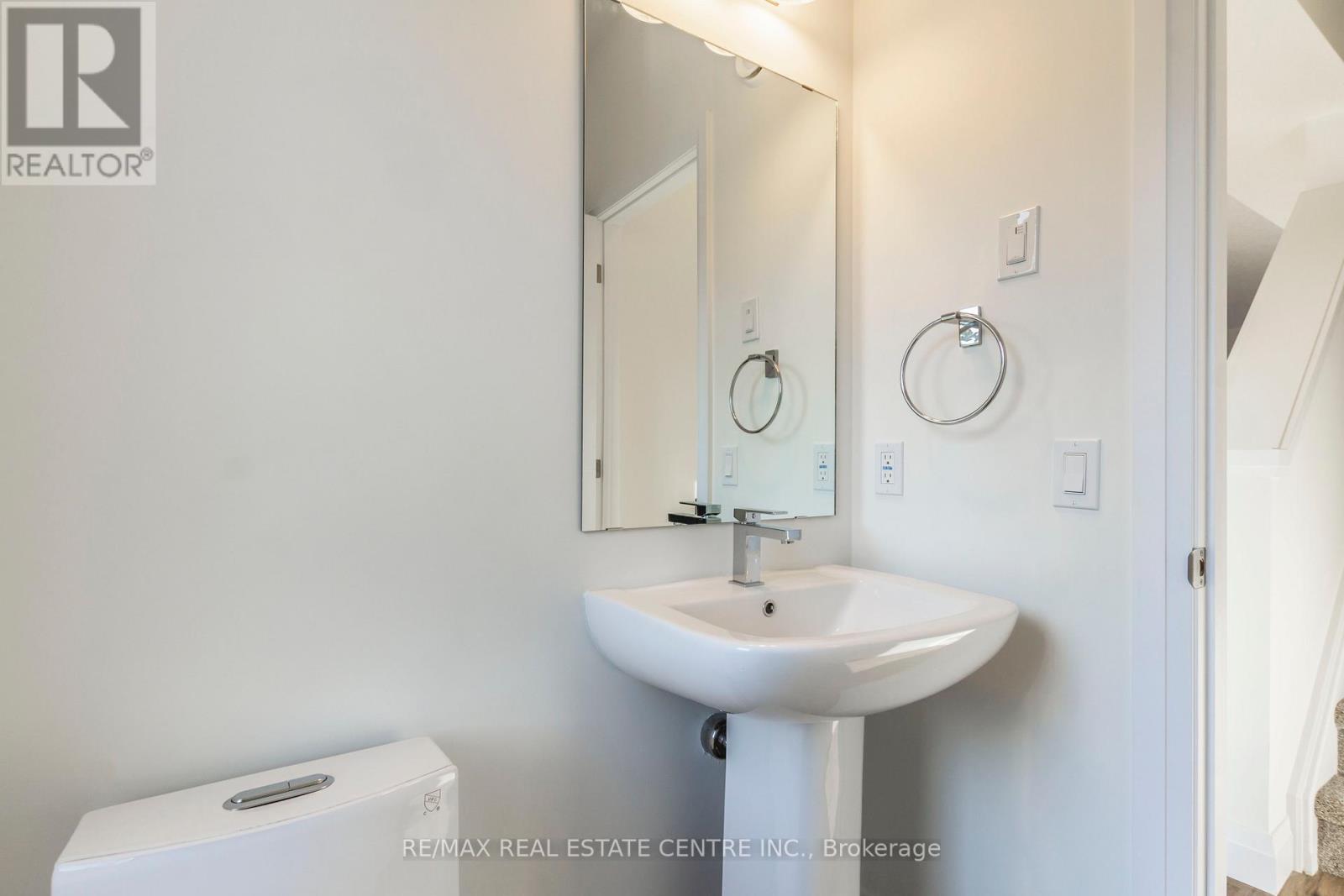 12 LILY LANE N