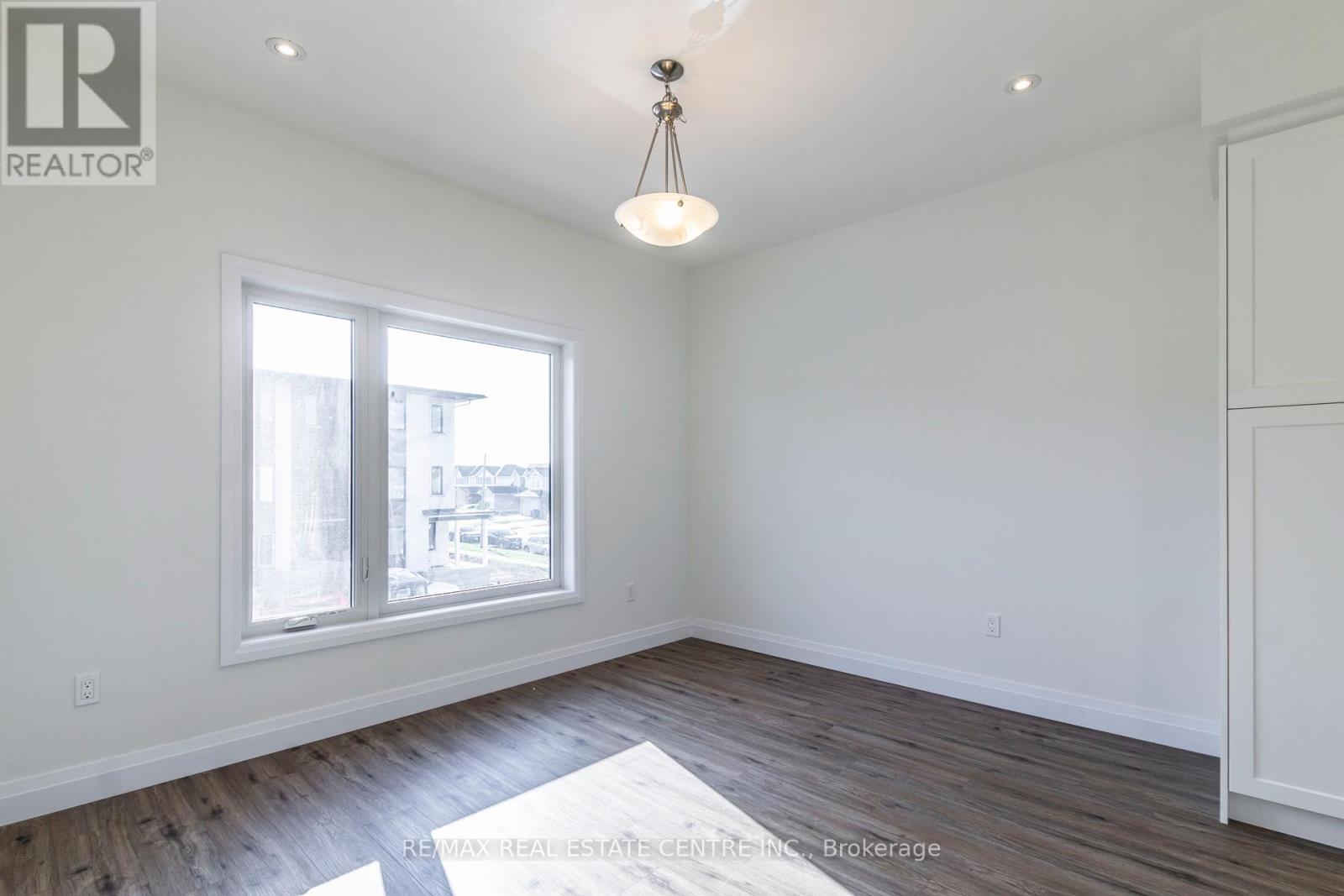 12 LILY LANE N