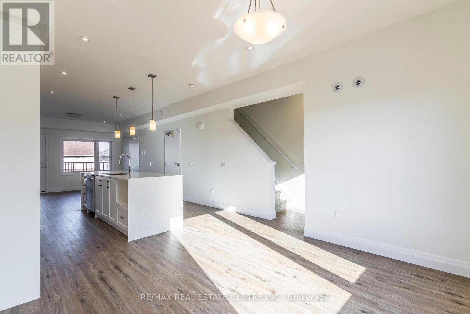 12 LILY LANE N