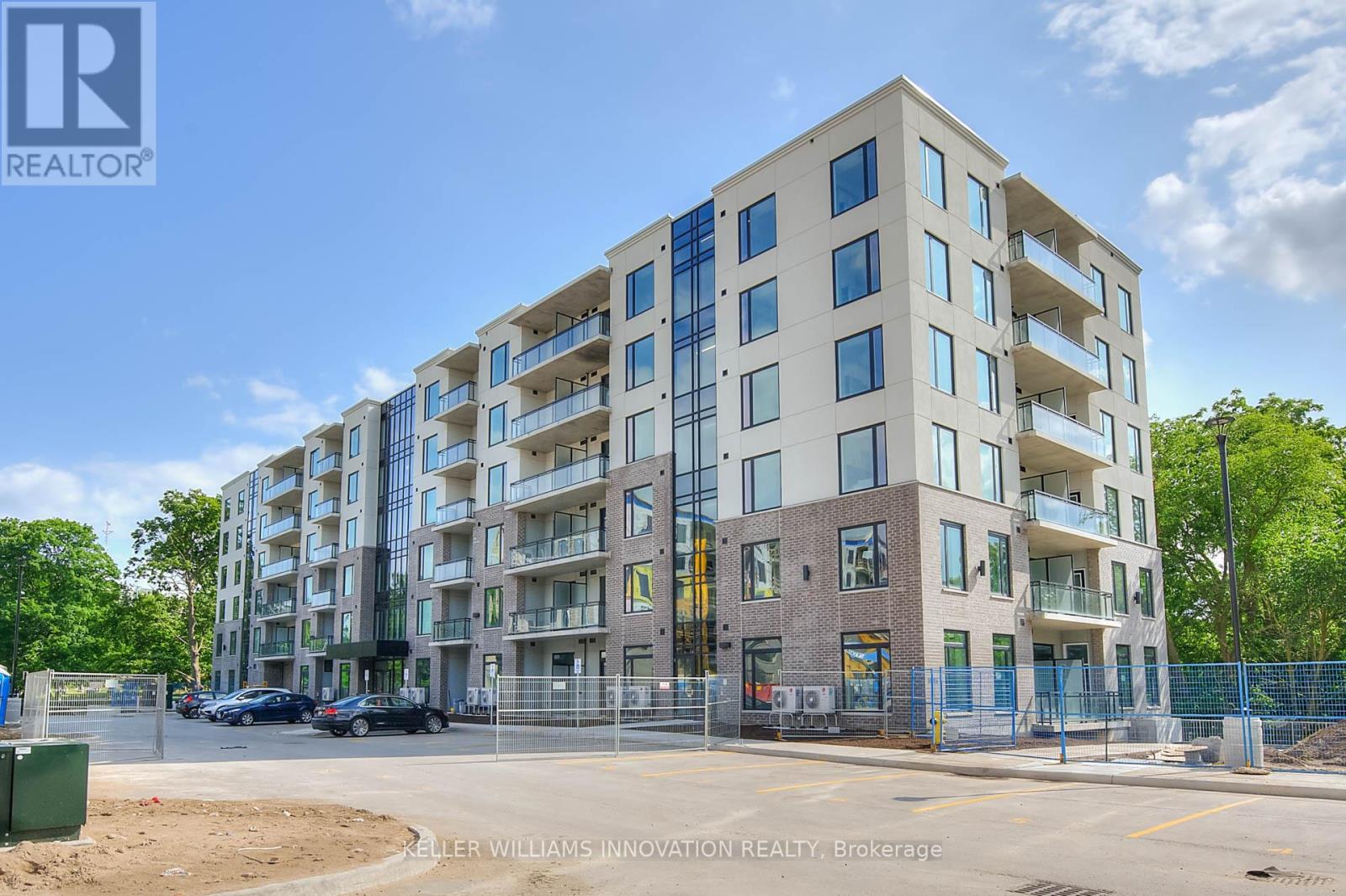 #309 -103 ROGER ST, #309