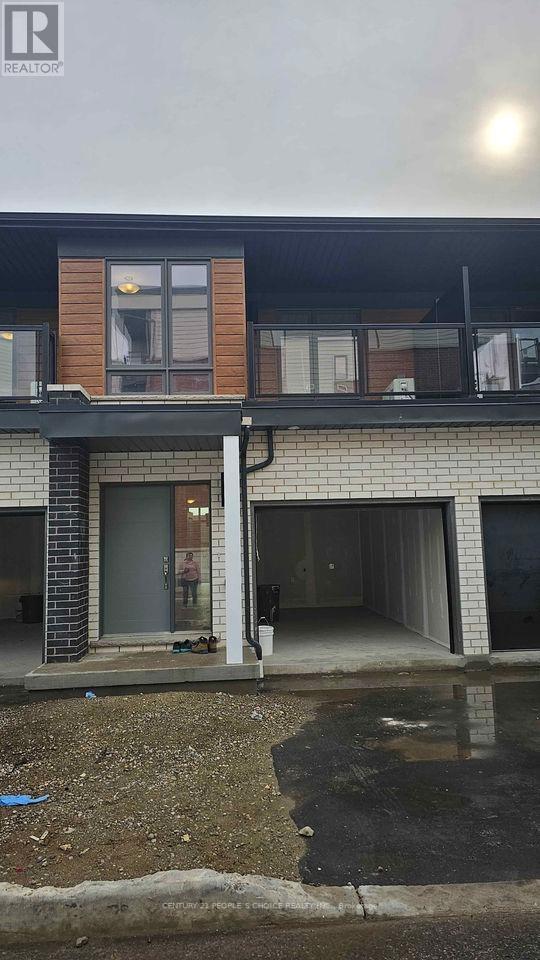 #137 -25 ISHERWOOD AVE, #137