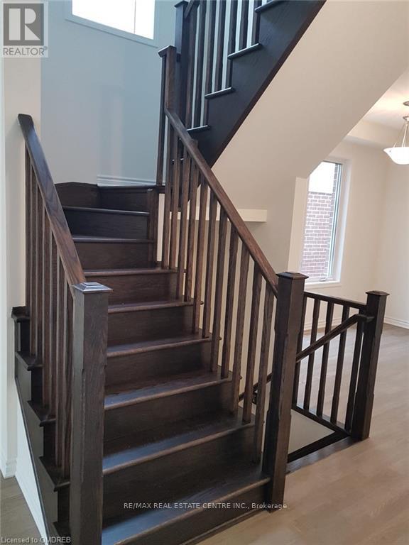384 EQUESTRIAN WAY