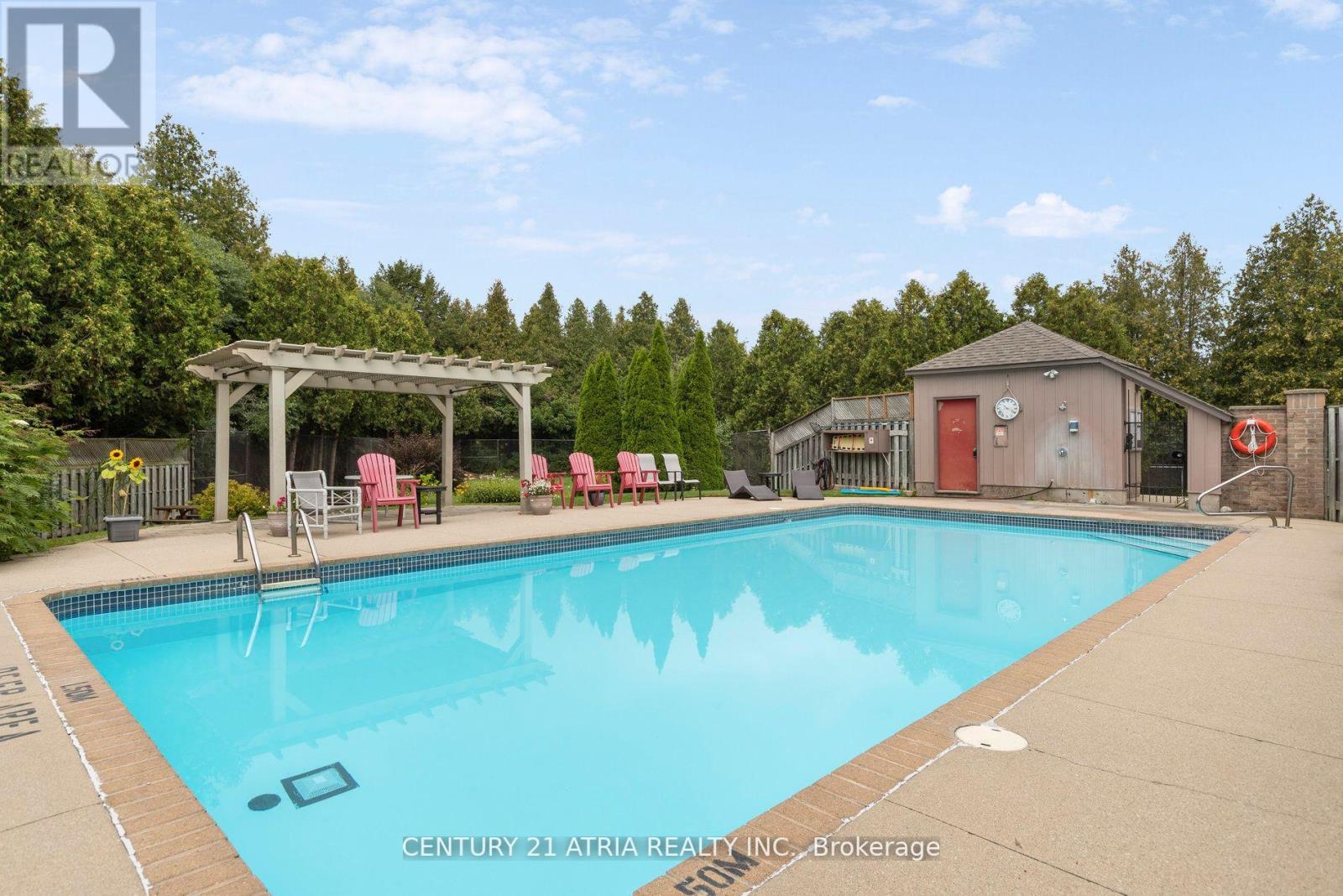 #2 -112 WOODLAWN RD E, #2