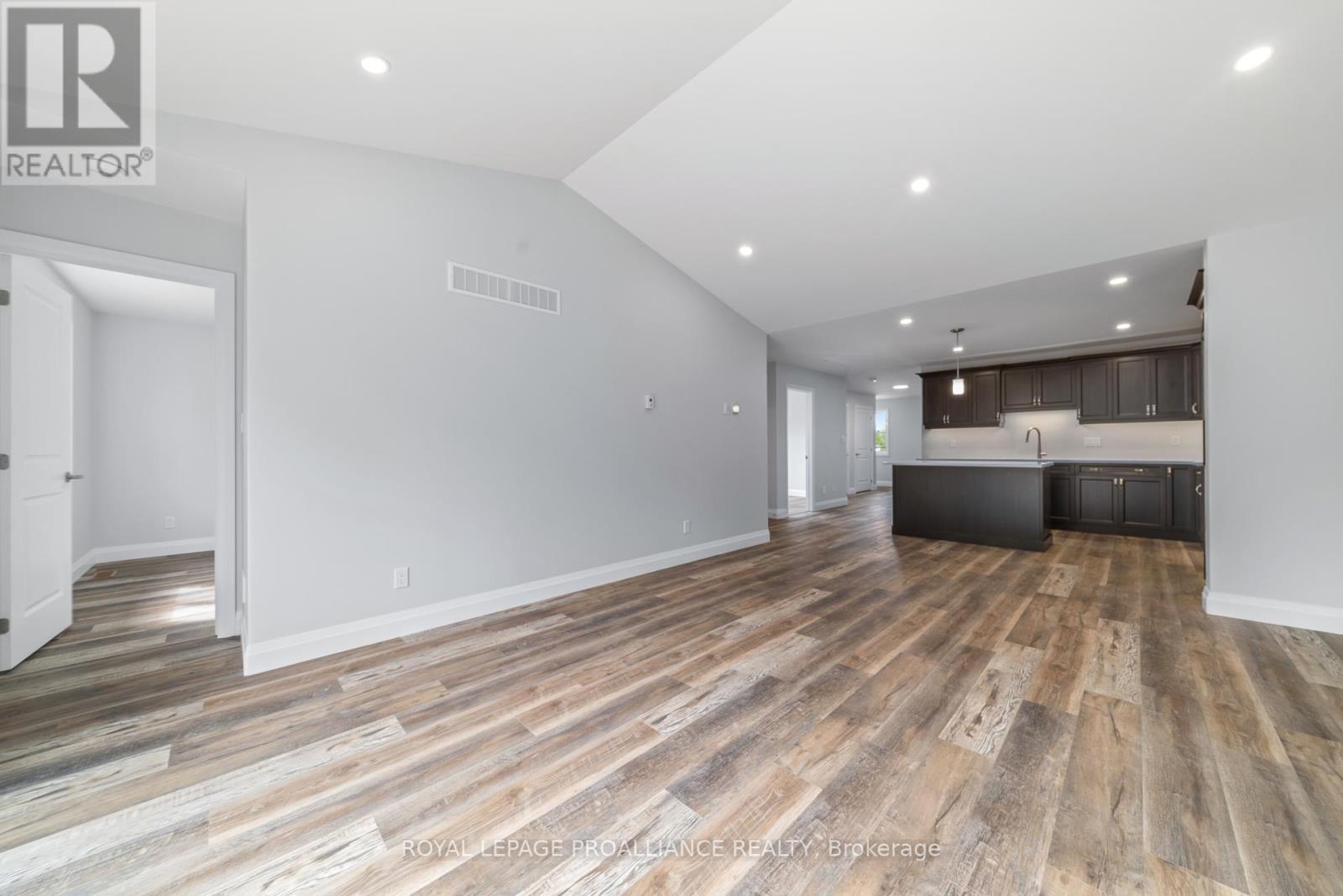 27 CLAYTON JOHN AVE