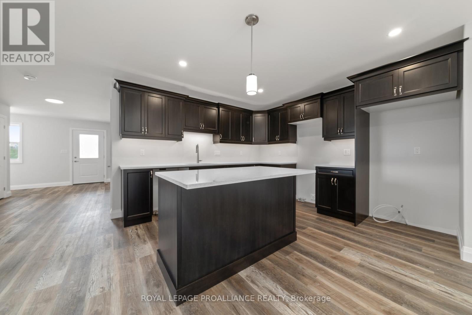 27 CLAYTON JOHN AVE