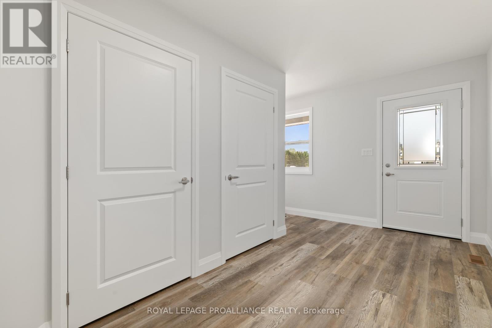 27 CLAYTON JOHN AVE