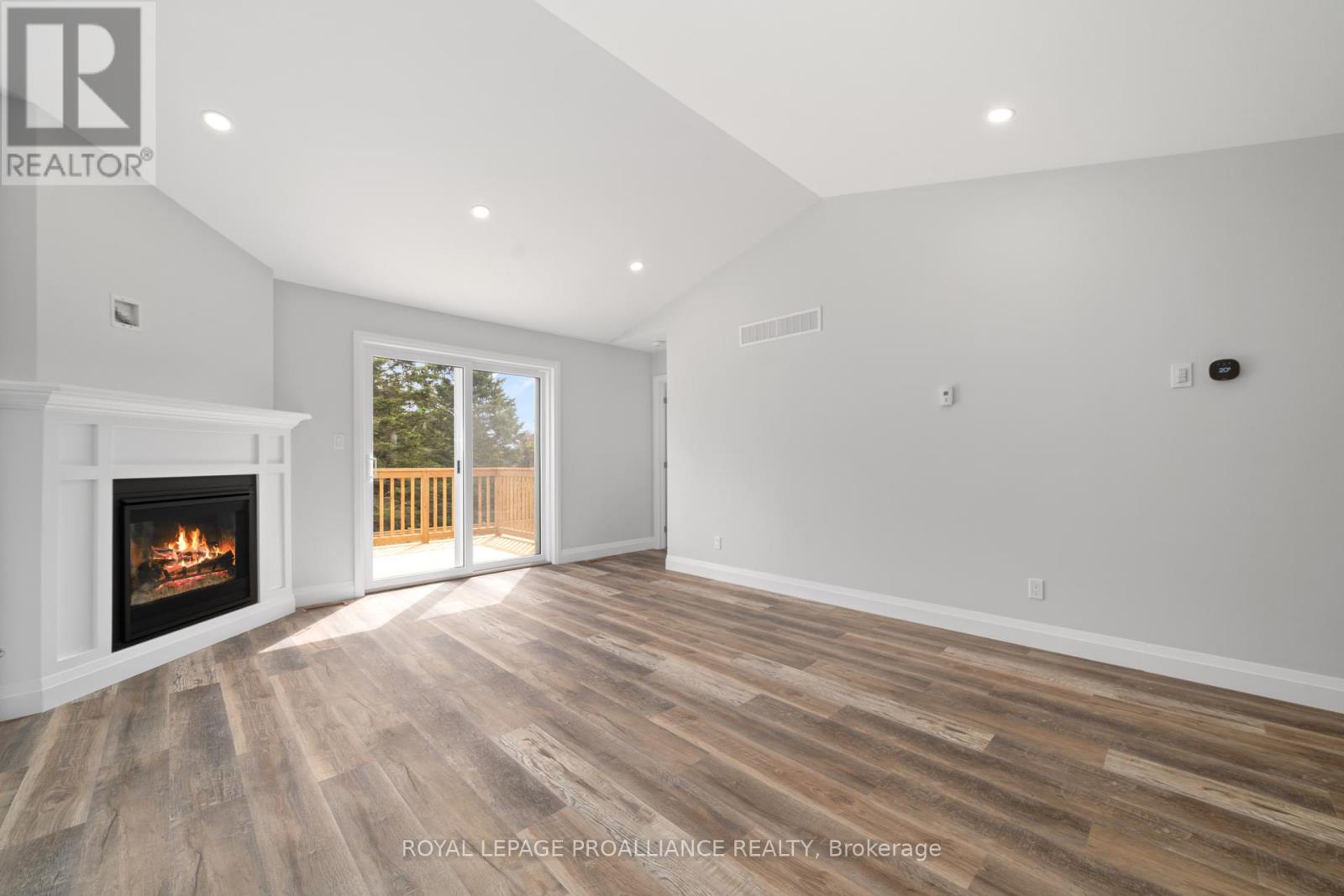 33 CLAYTON JOHN AVE