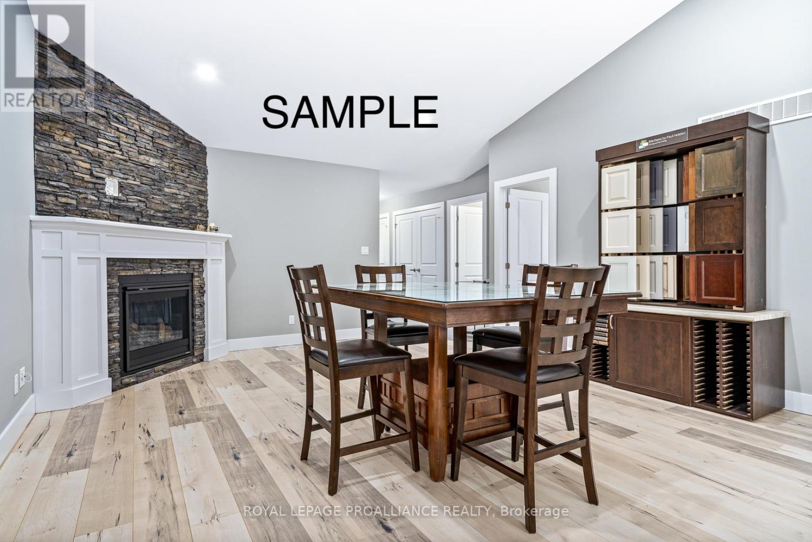 33 CLAYTON JOHN AVE