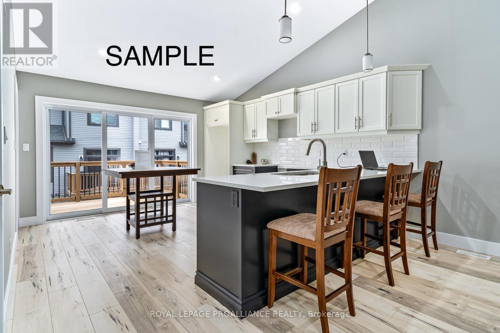 33 CLAYTON JOHN AVE