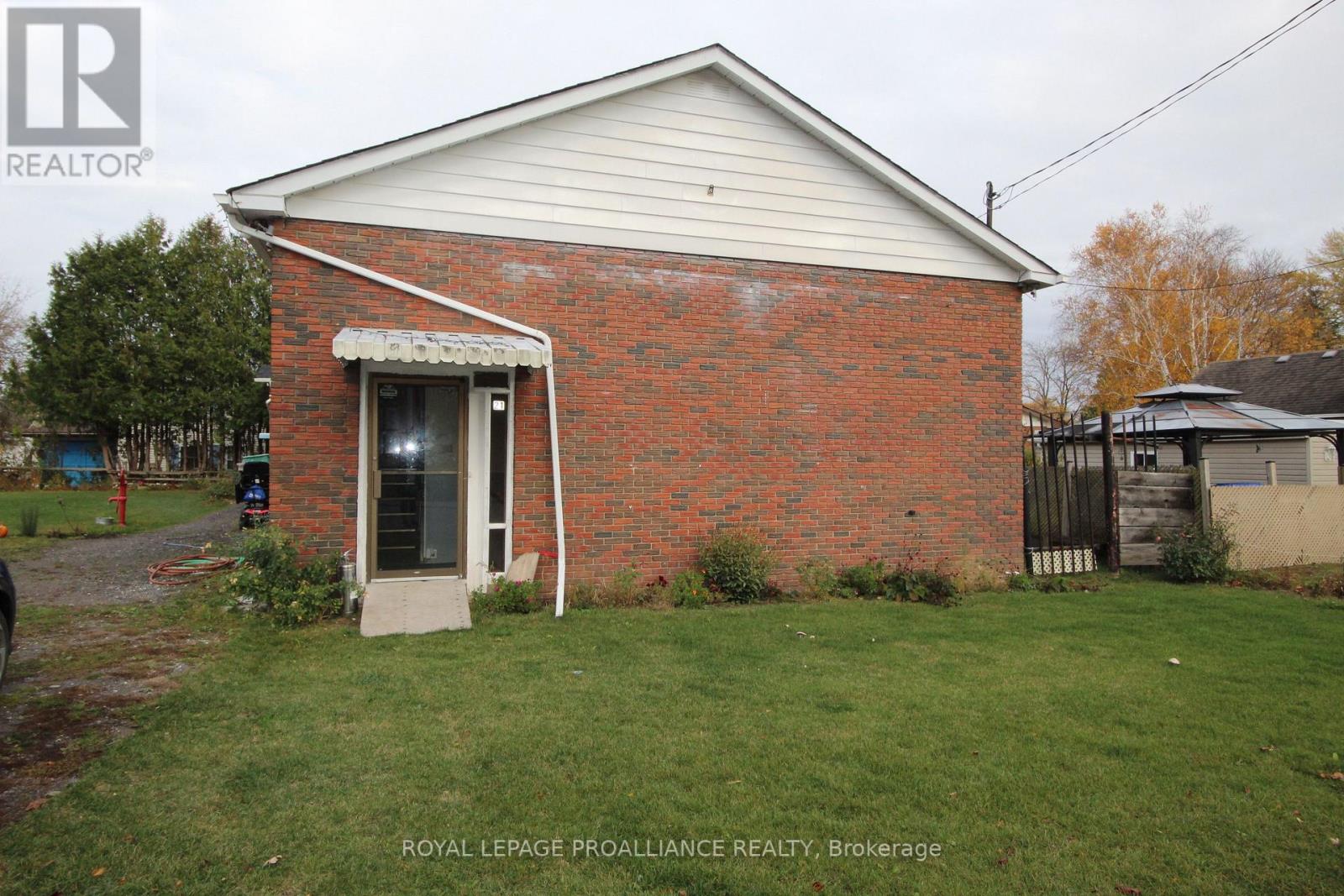 21 MEADE ST