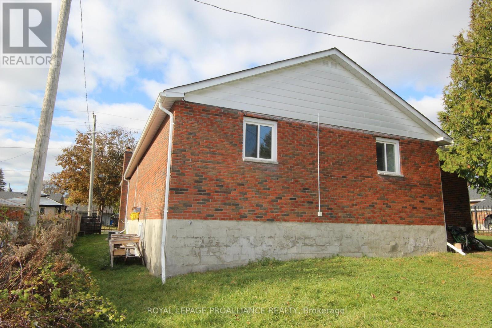 21 MEADE ST