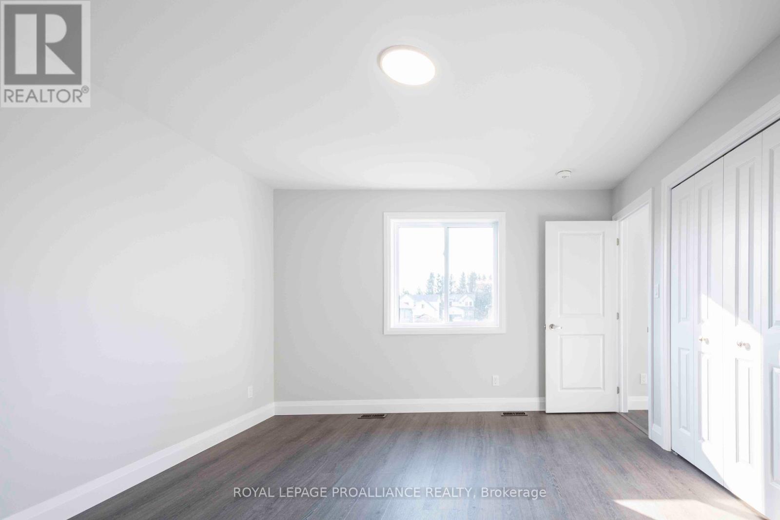 50 MACKENZIE JOHN CRES