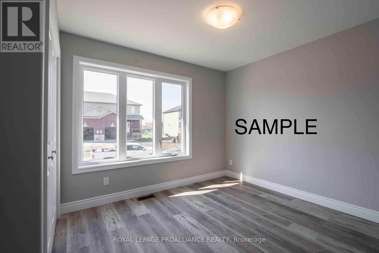 50 MACKENZIE JOHN CRES