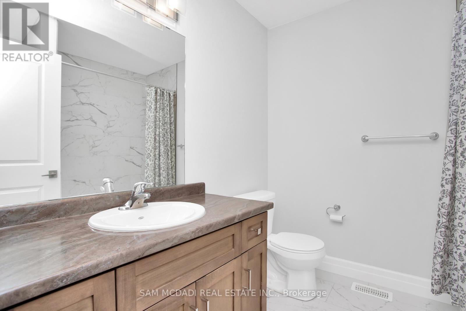 #8 -1023 DEVONSHIRE AVE, #8