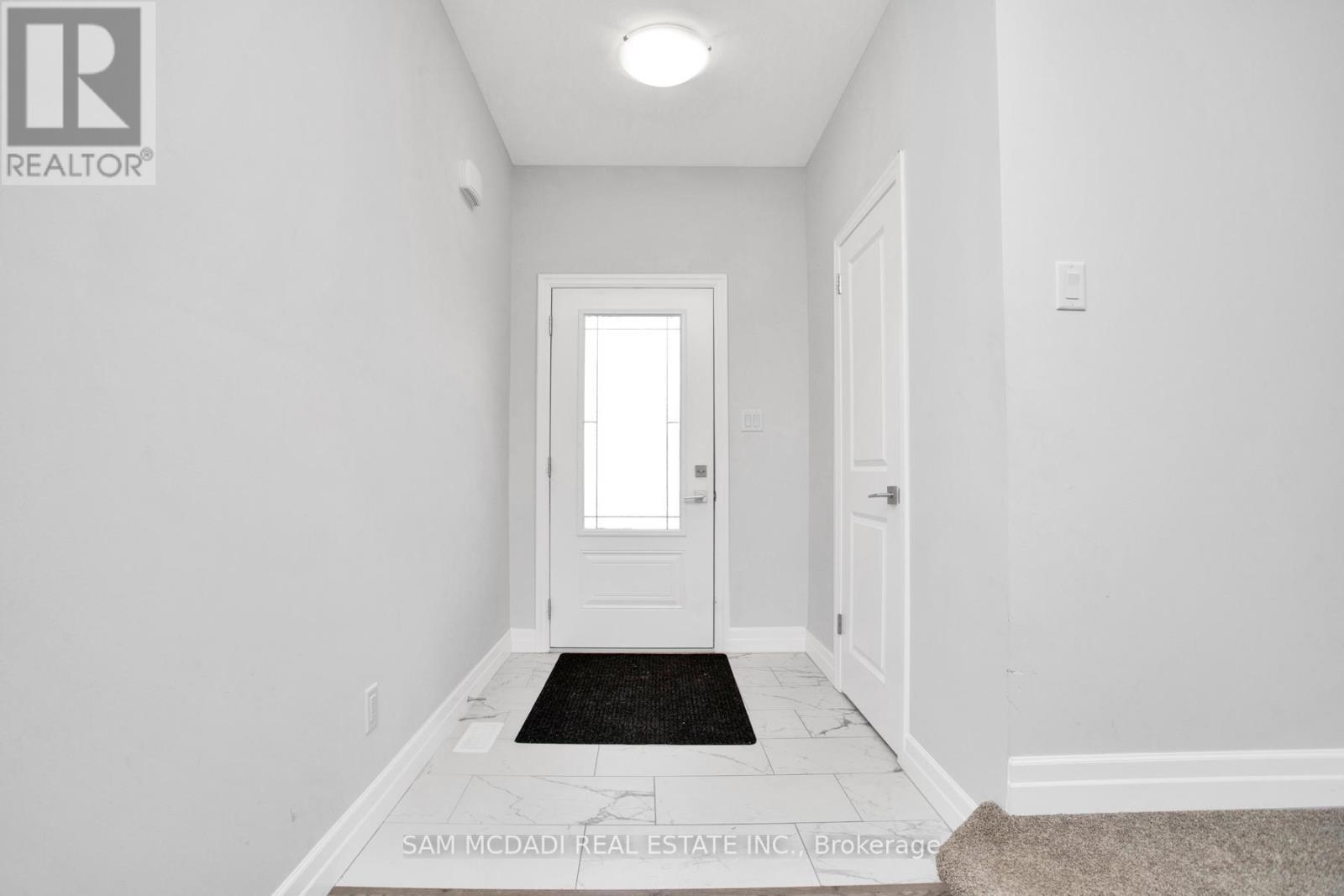 #8 -1023 DEVONSHIRE AVE, #8