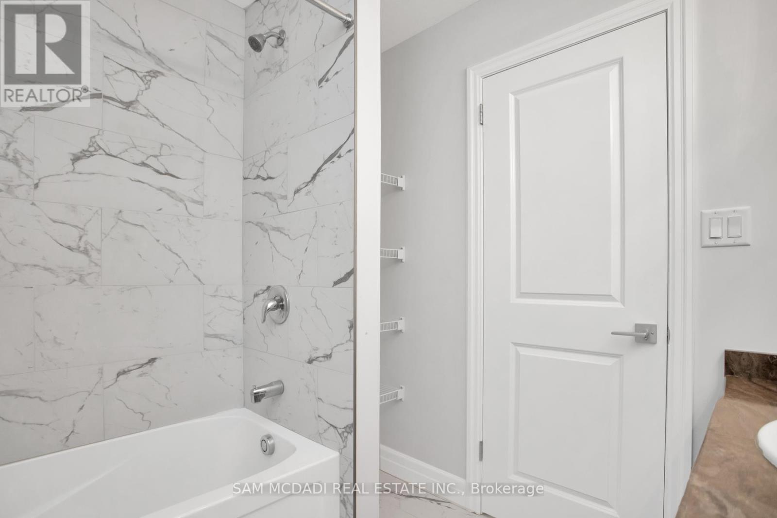 #8 -1023 DEVONSHIRE AVE, #8