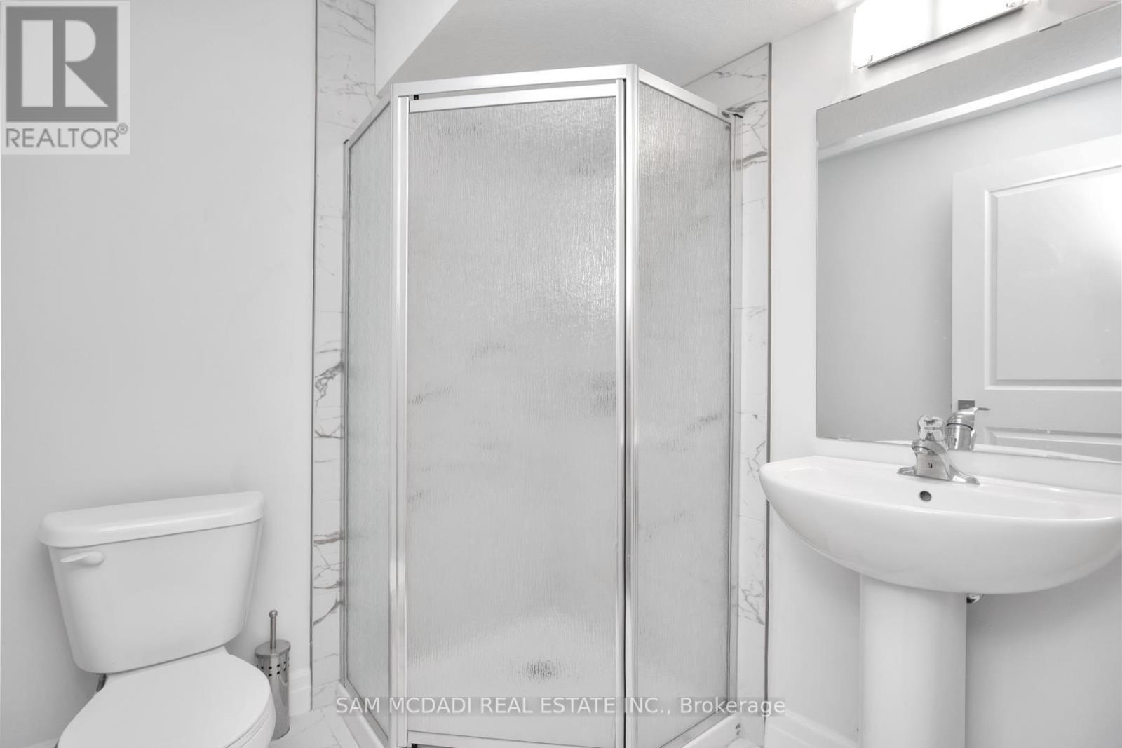 #8 -1023 DEVONSHIRE AVE, #8