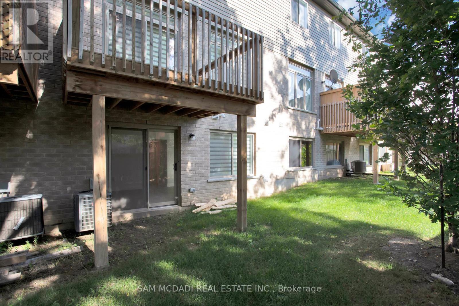 #8 -1023 DEVONSHIRE AVE, #8