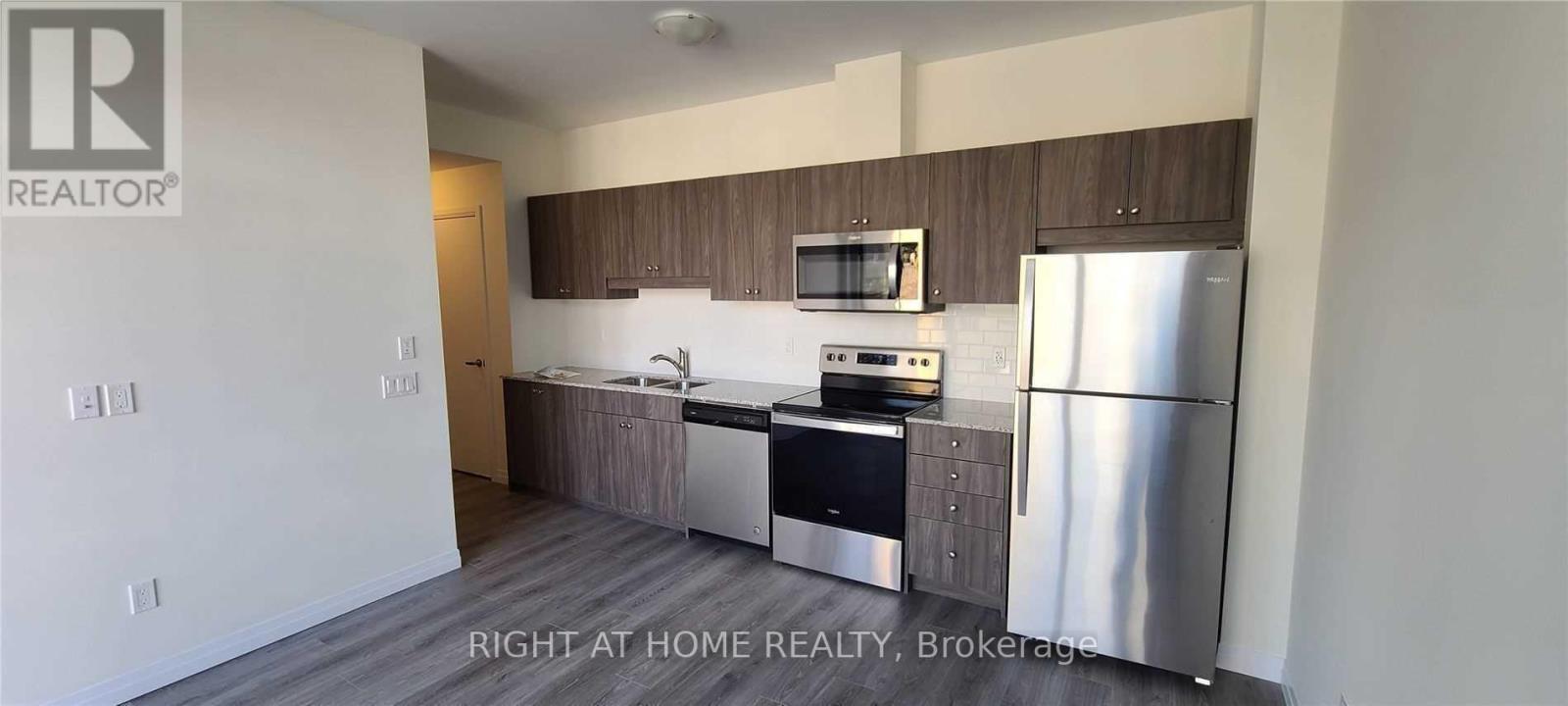 #301 -60 CHARLES ST W, #301