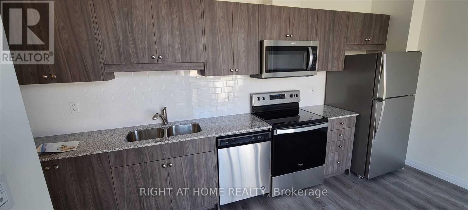 #301 -60 CHARLES ST W, #301