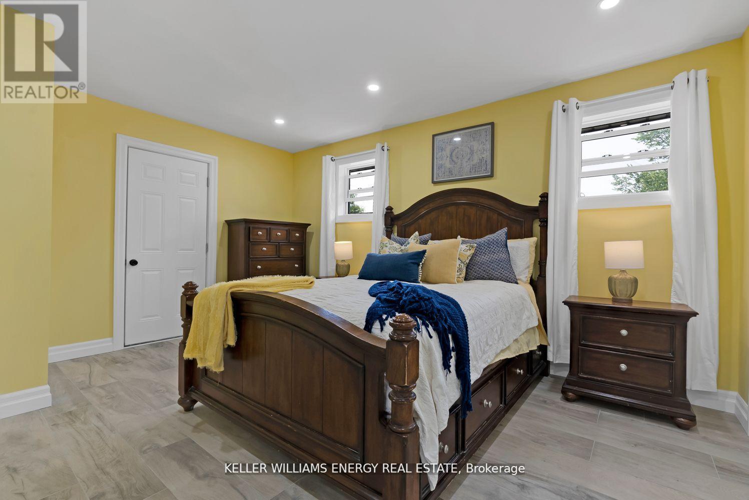 233 SNUG HARBOUR RD