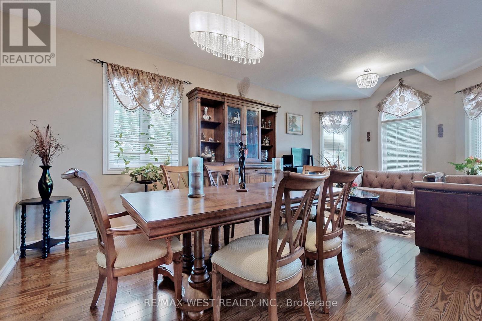 9 ABERFOYLE MILL CRES