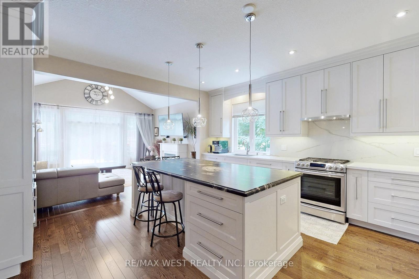 9 ABERFOYLE MILL CRES