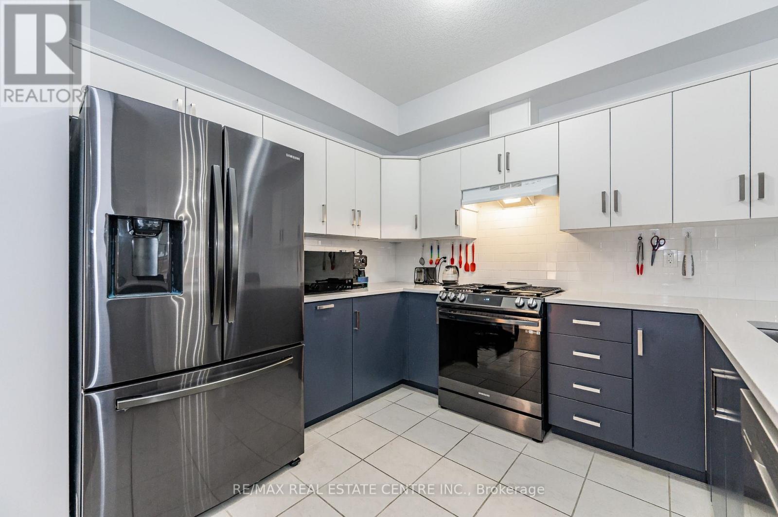 18 HUTCHISON RD