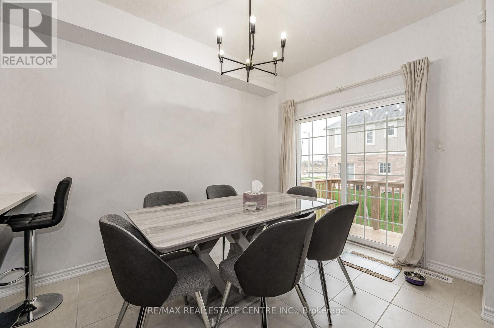 18 HUTCHISON RD