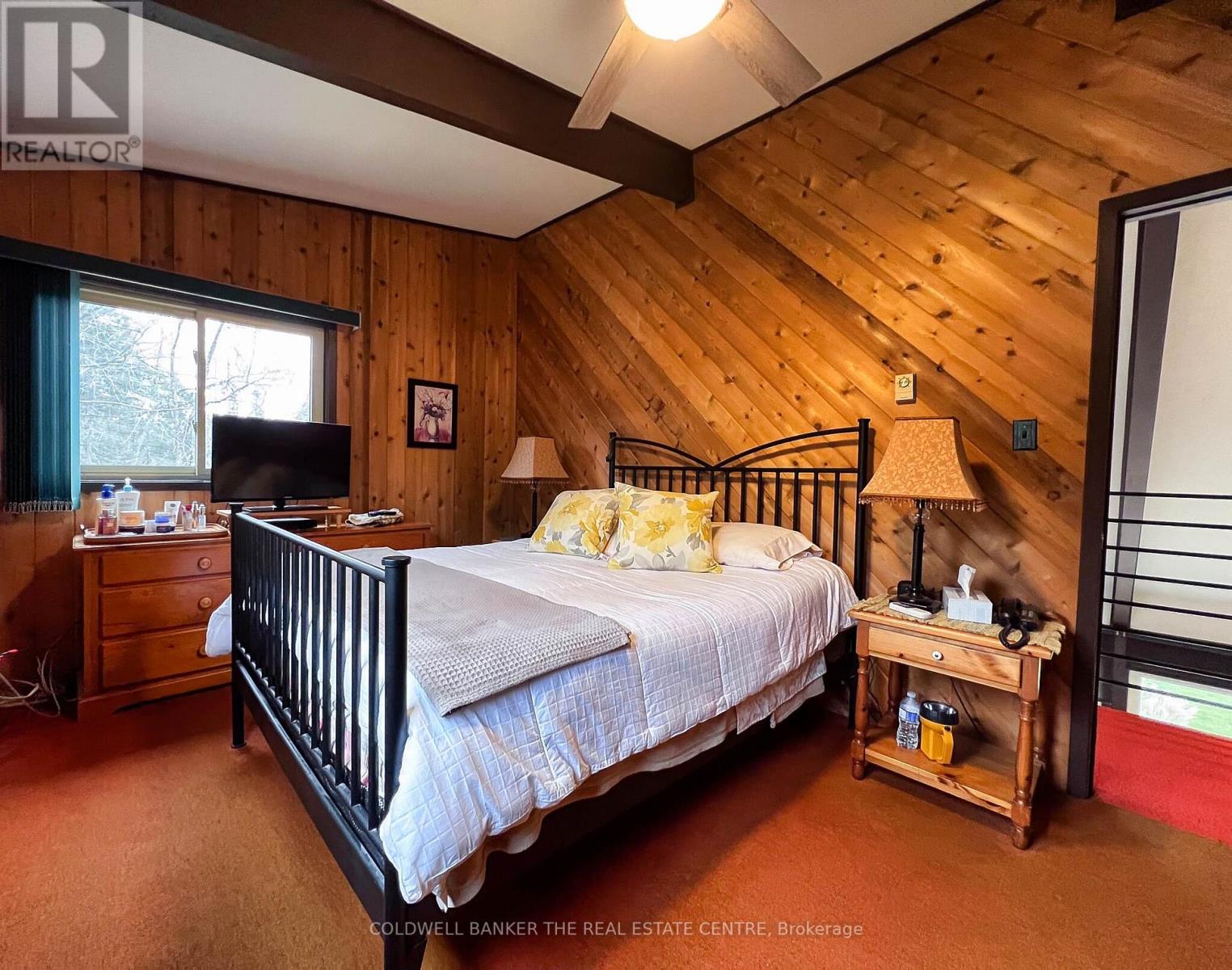 2 CAMELOT PL