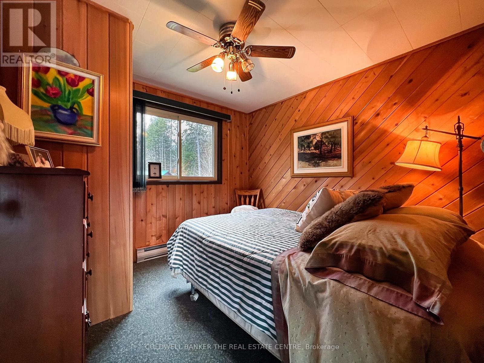 2 CAMELOT PL