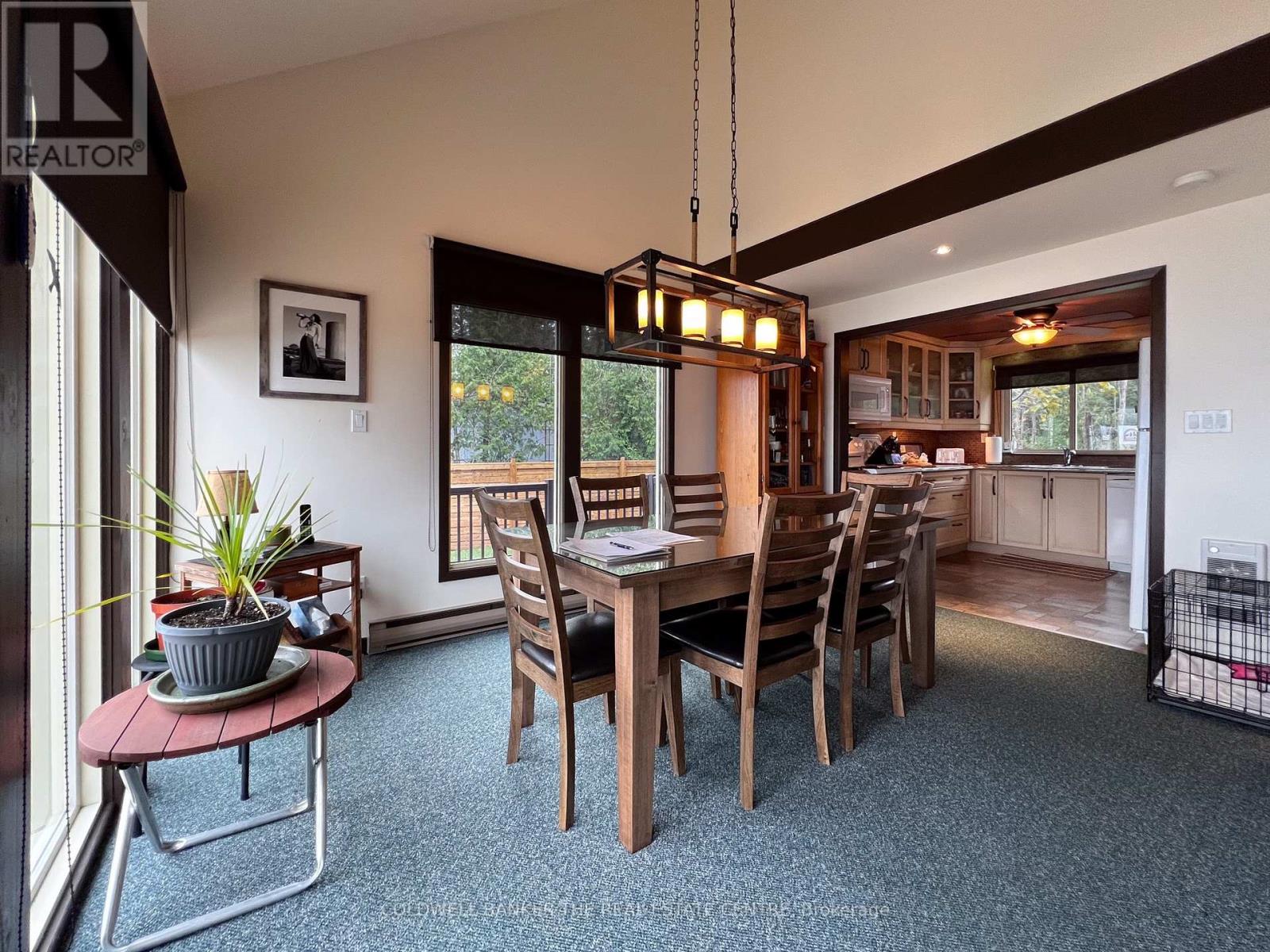 2 CAMELOT PL
