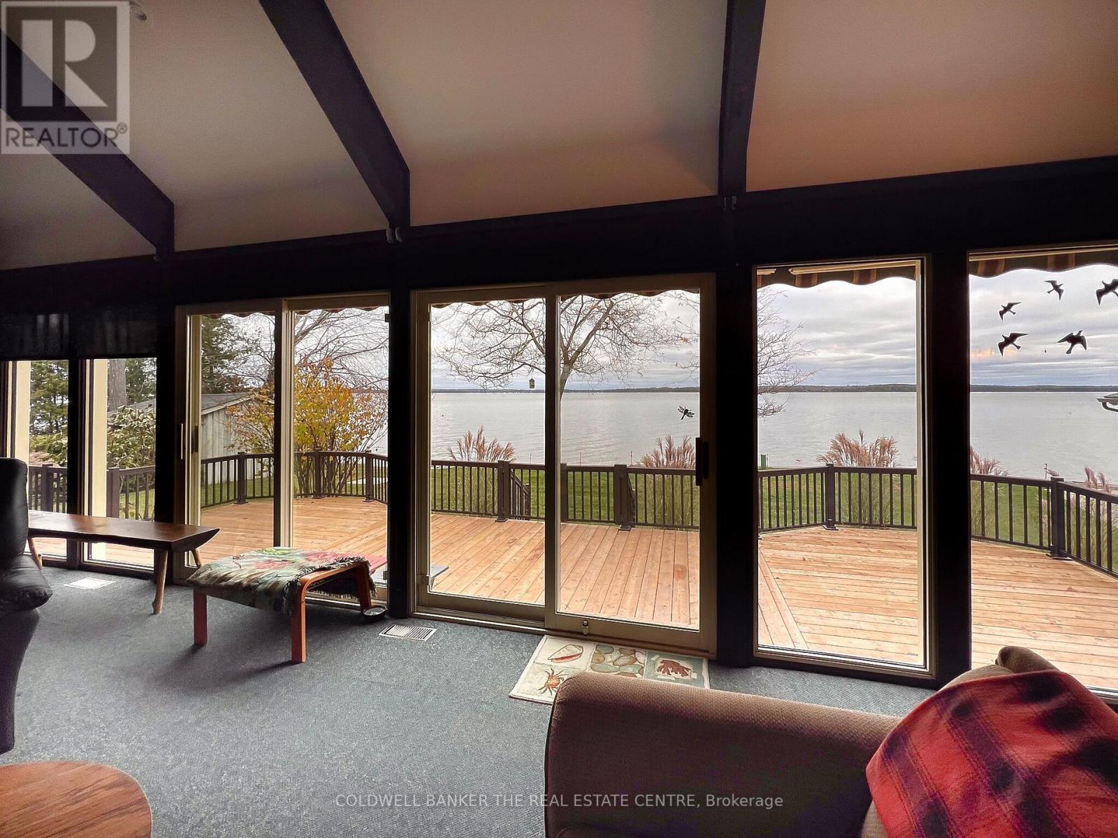 2 CAMELOT PL