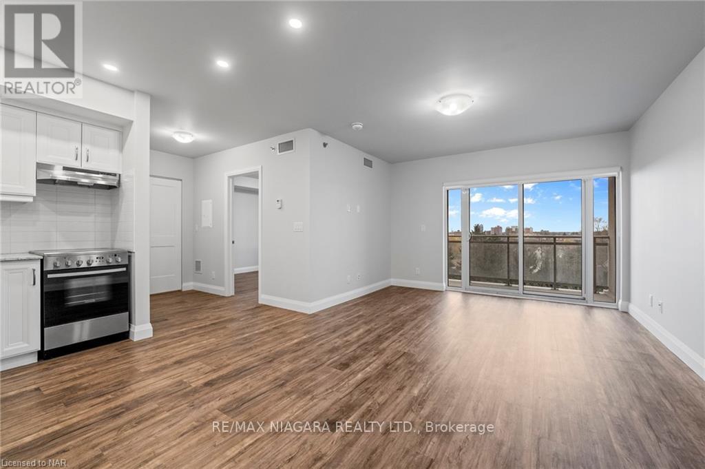 #502 -5698 MAIN ST, #502