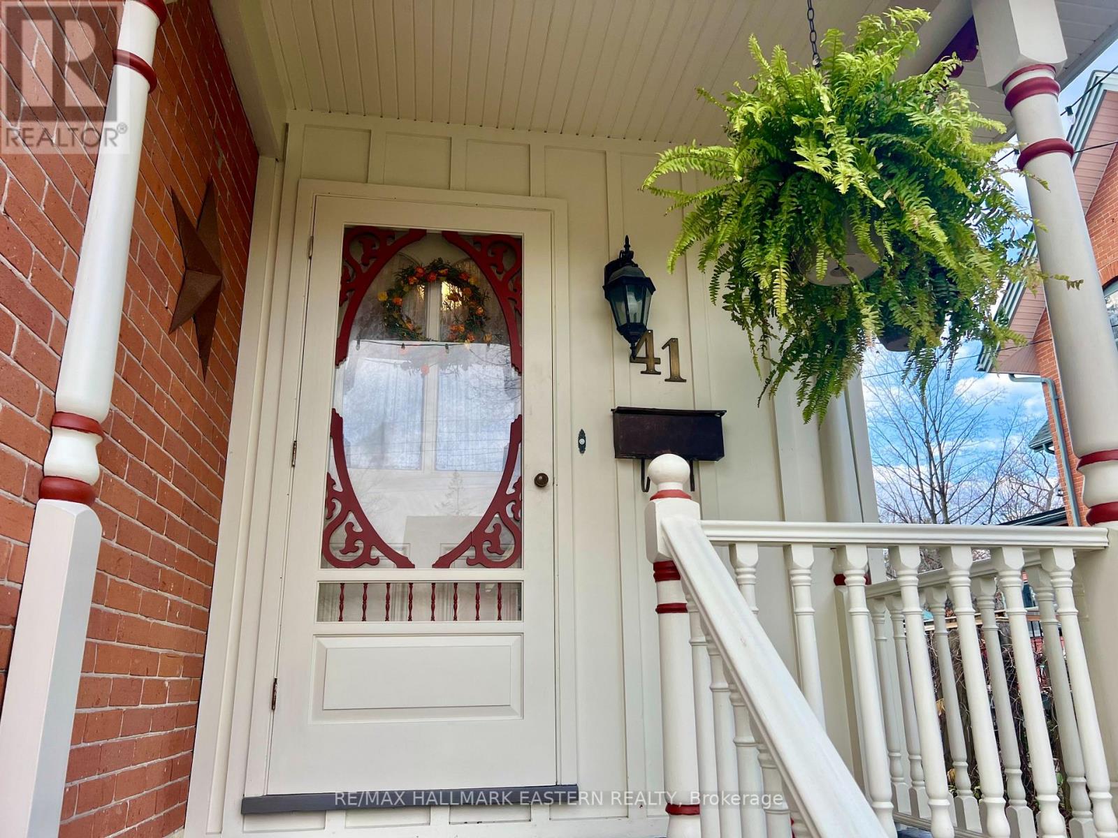 41 VICTORIA AVE N