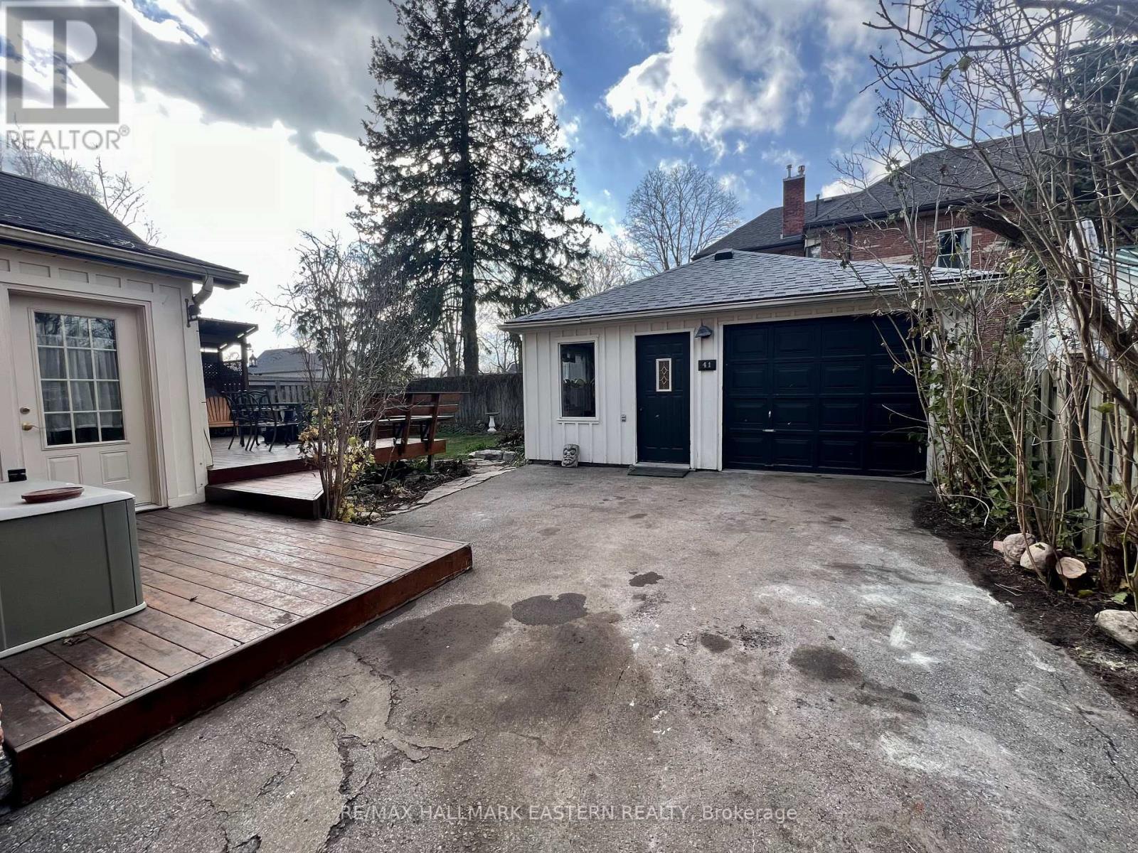 41 VICTORIA AVE N
