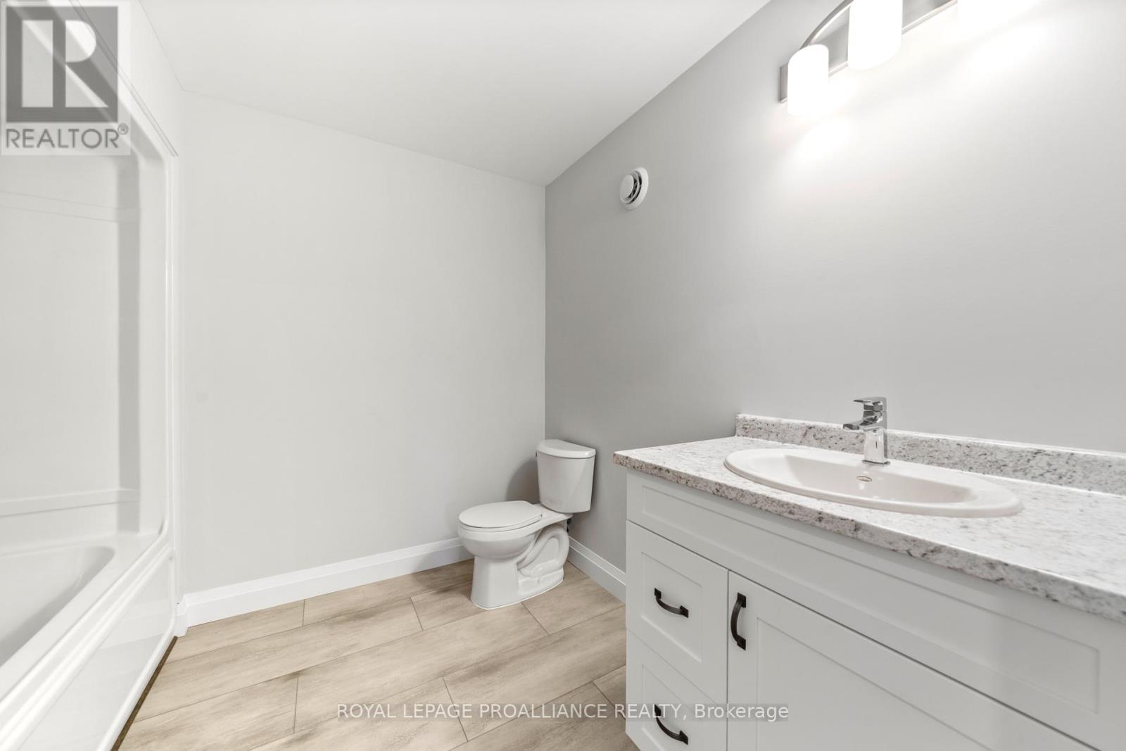 41 CLAYTON JOHN AVE