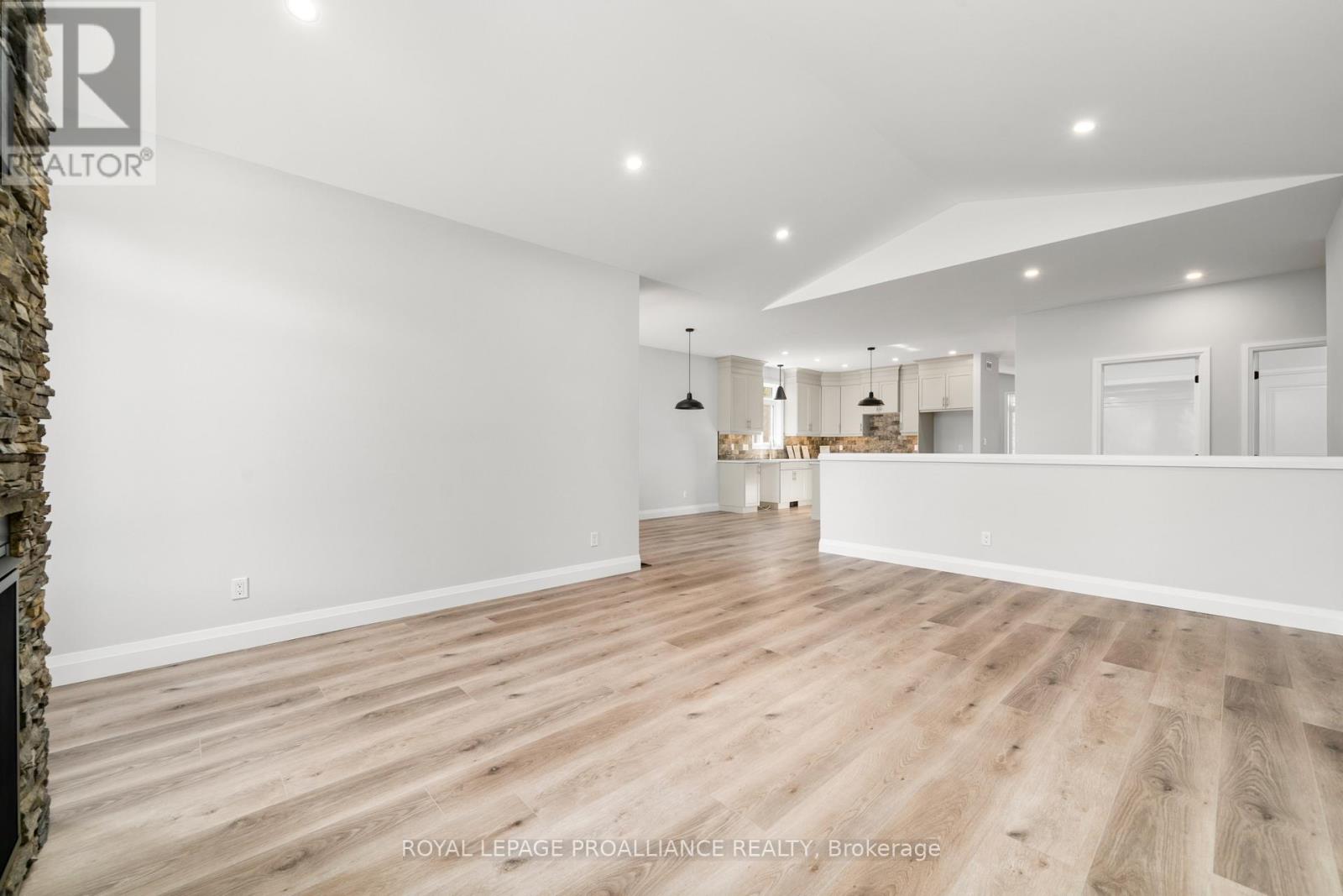 41 CLAYTON JOHN AVE
