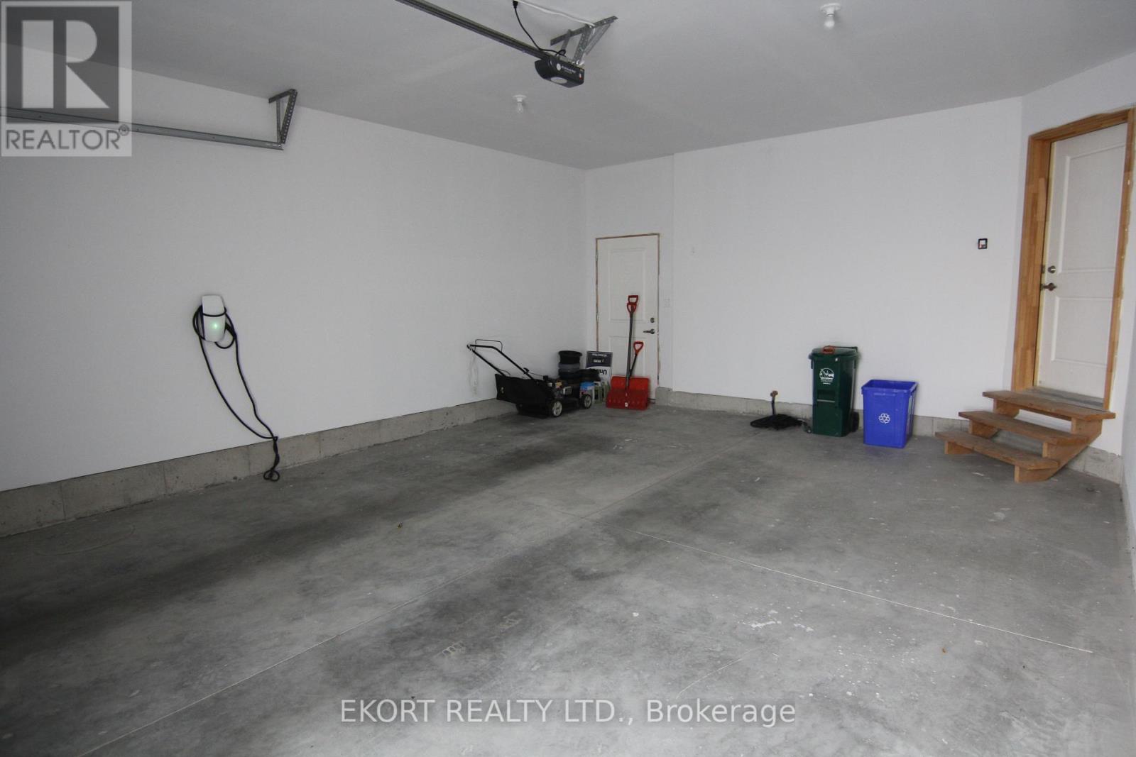 38 DEWAL PL