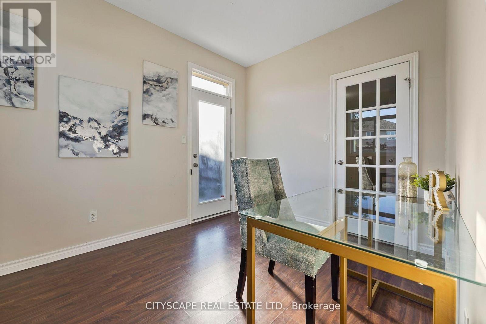 12 KINGFISHER CRT