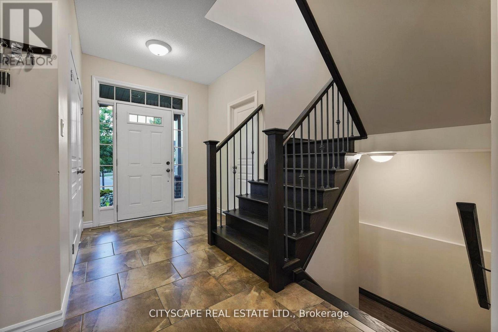 12 KINGFISHER CRT