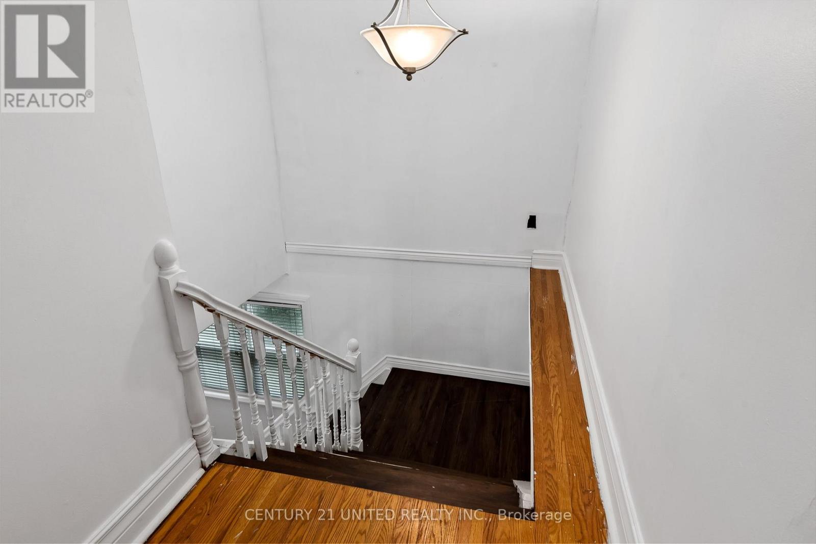 15 LESLIE FROST LANE