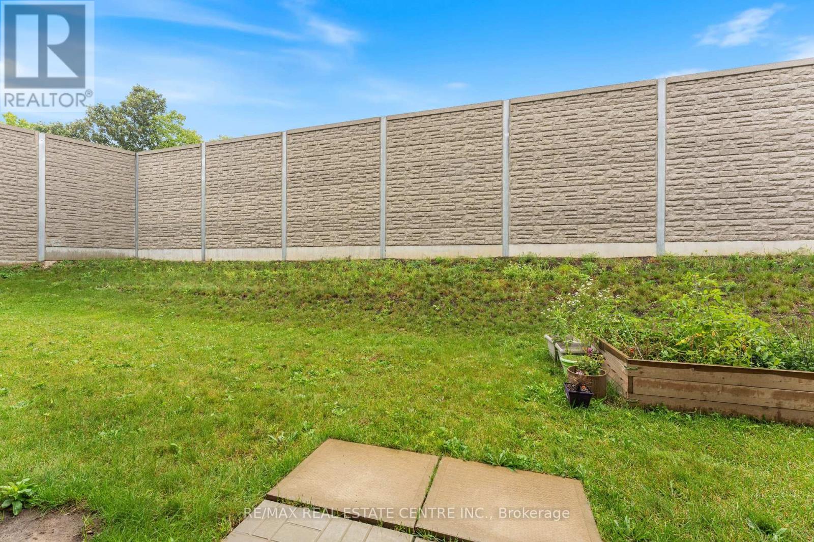 #42 -470 LINDEN DR, #42