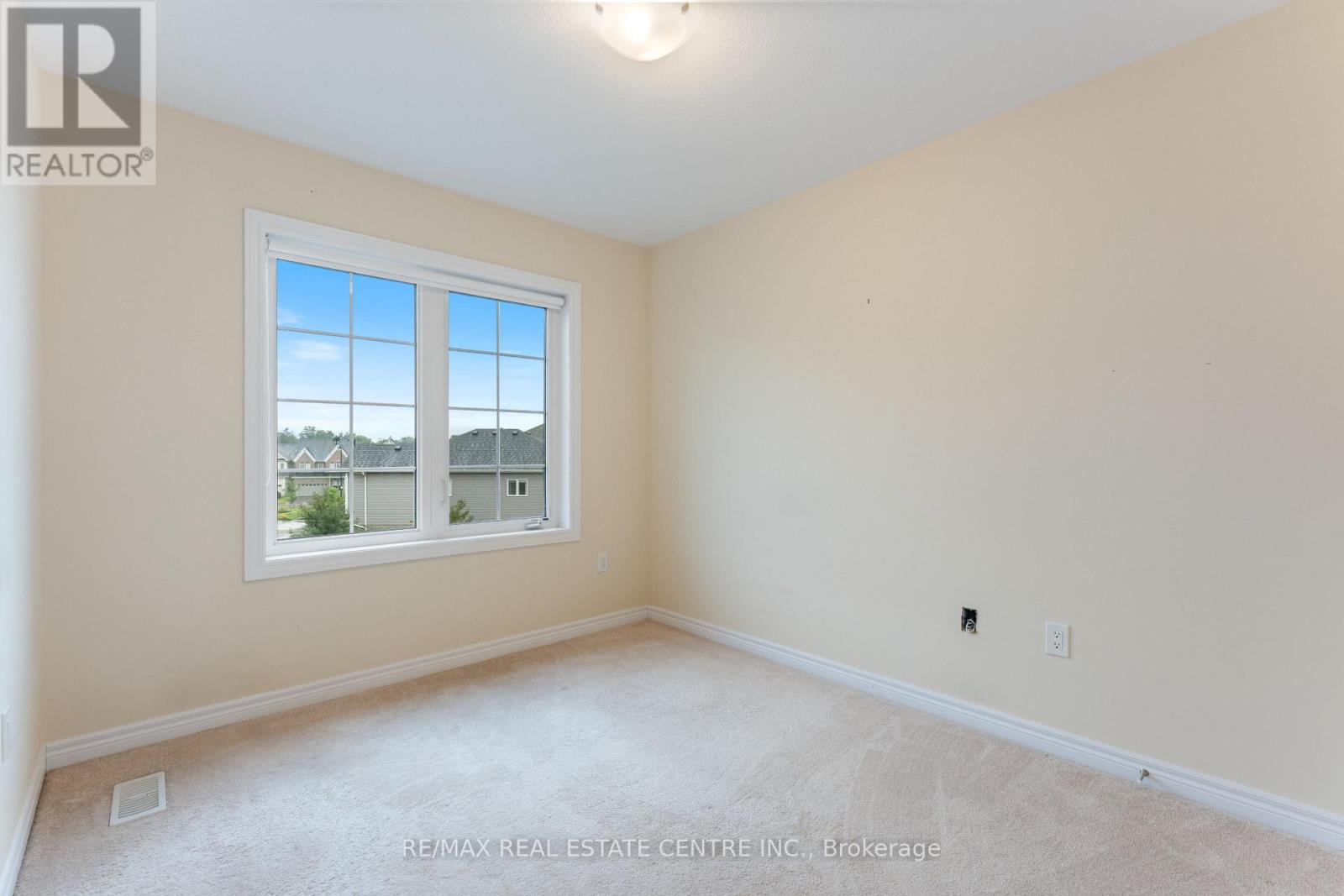 #42 -470 LINDEN DR, #42